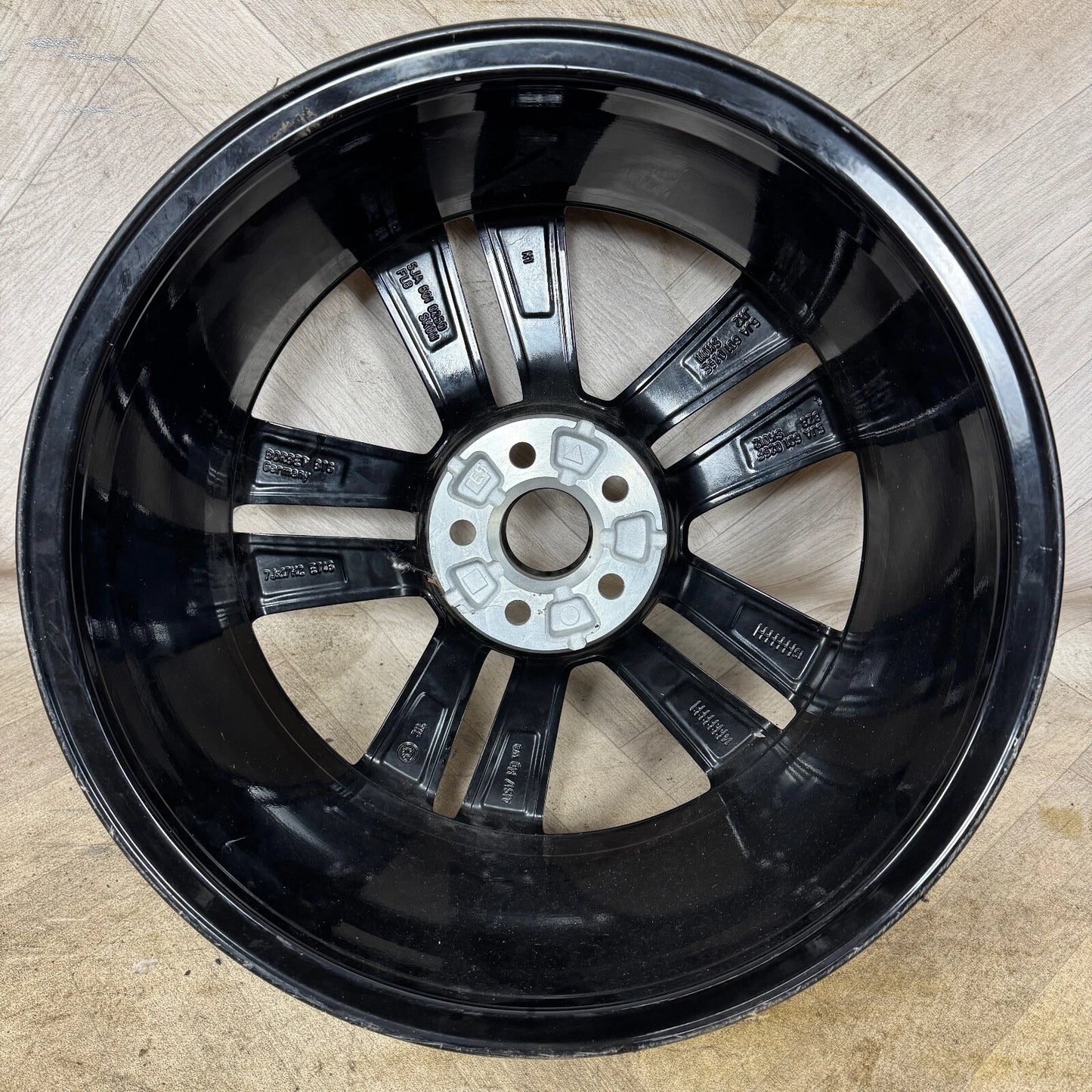 1X 17'' GENUINE SKODA FABIA RAPID WHEEL ALLOY BLACK DC  5X100 FITMENT  7J ET46 PART: 5JA601025F