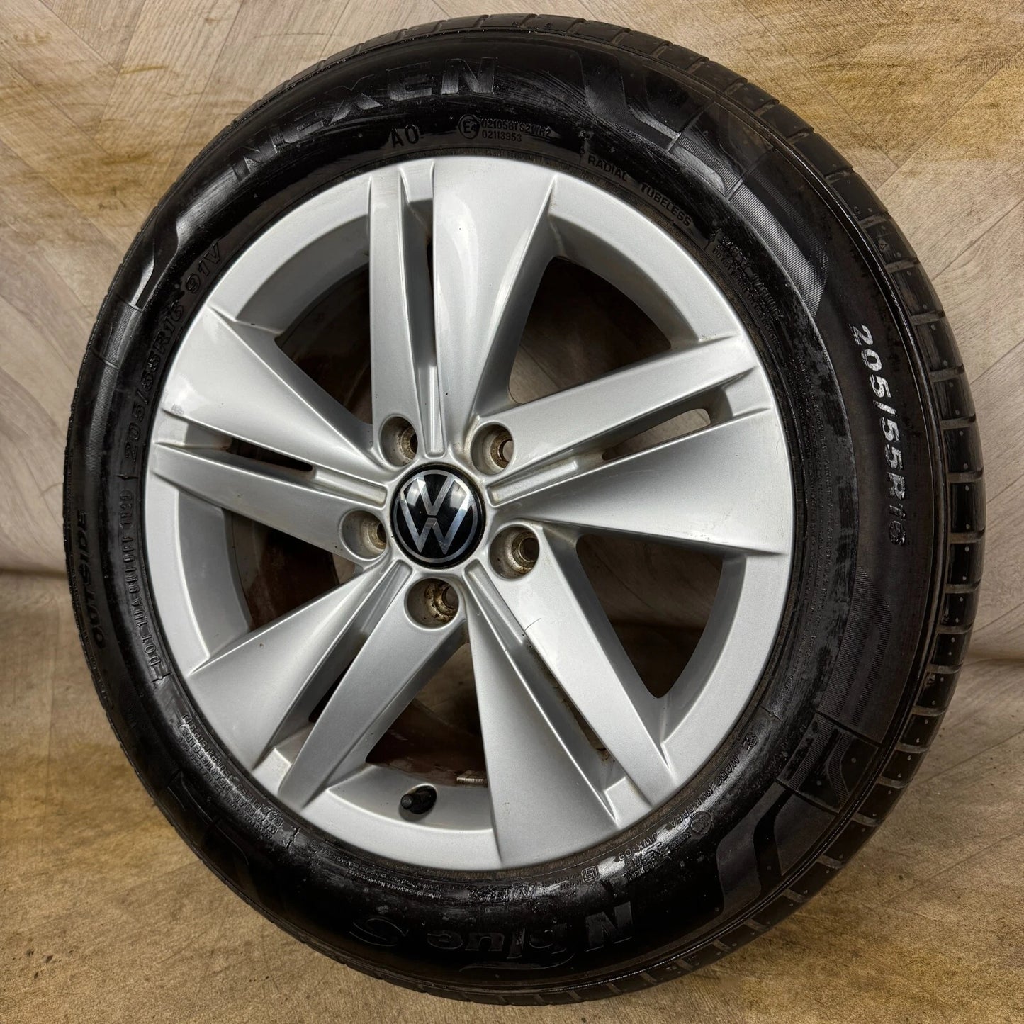 1X 16'' GENUINE VW GOLF MK8 NORFOLK ALLOY WHEEL TYRE GT SINGLE 5H0601025  5X112 FITMENT  7J ET48 CENTRE BORE: 57.1 PART: 5H0601025